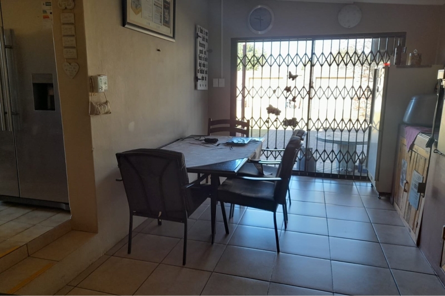 3 Bedroom Property for Sale in Flimieda North West